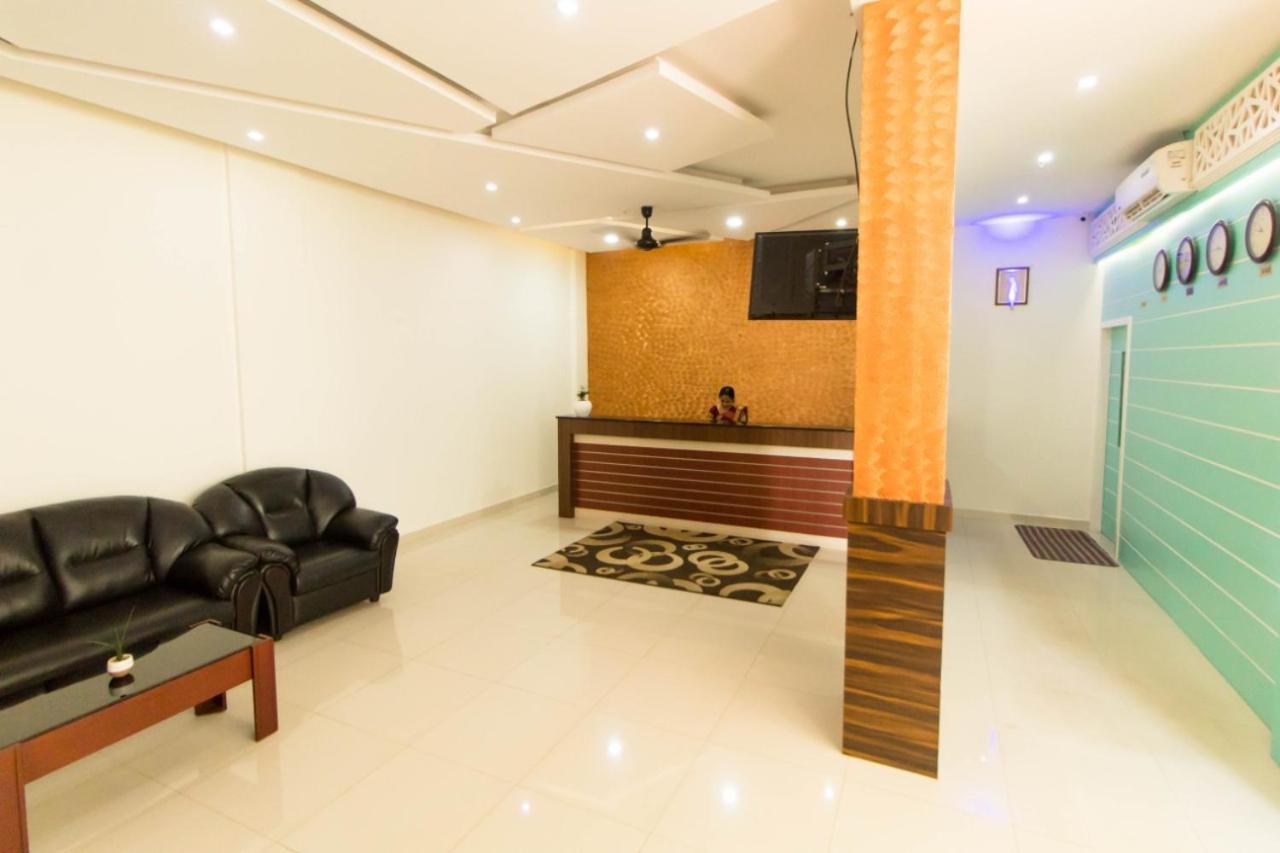 Kizhake Chālakudi Miracle Residency酒店 外观 照片