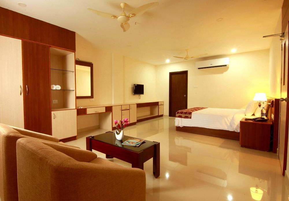 Kizhake Chālakudi Miracle Residency酒店 外观 照片