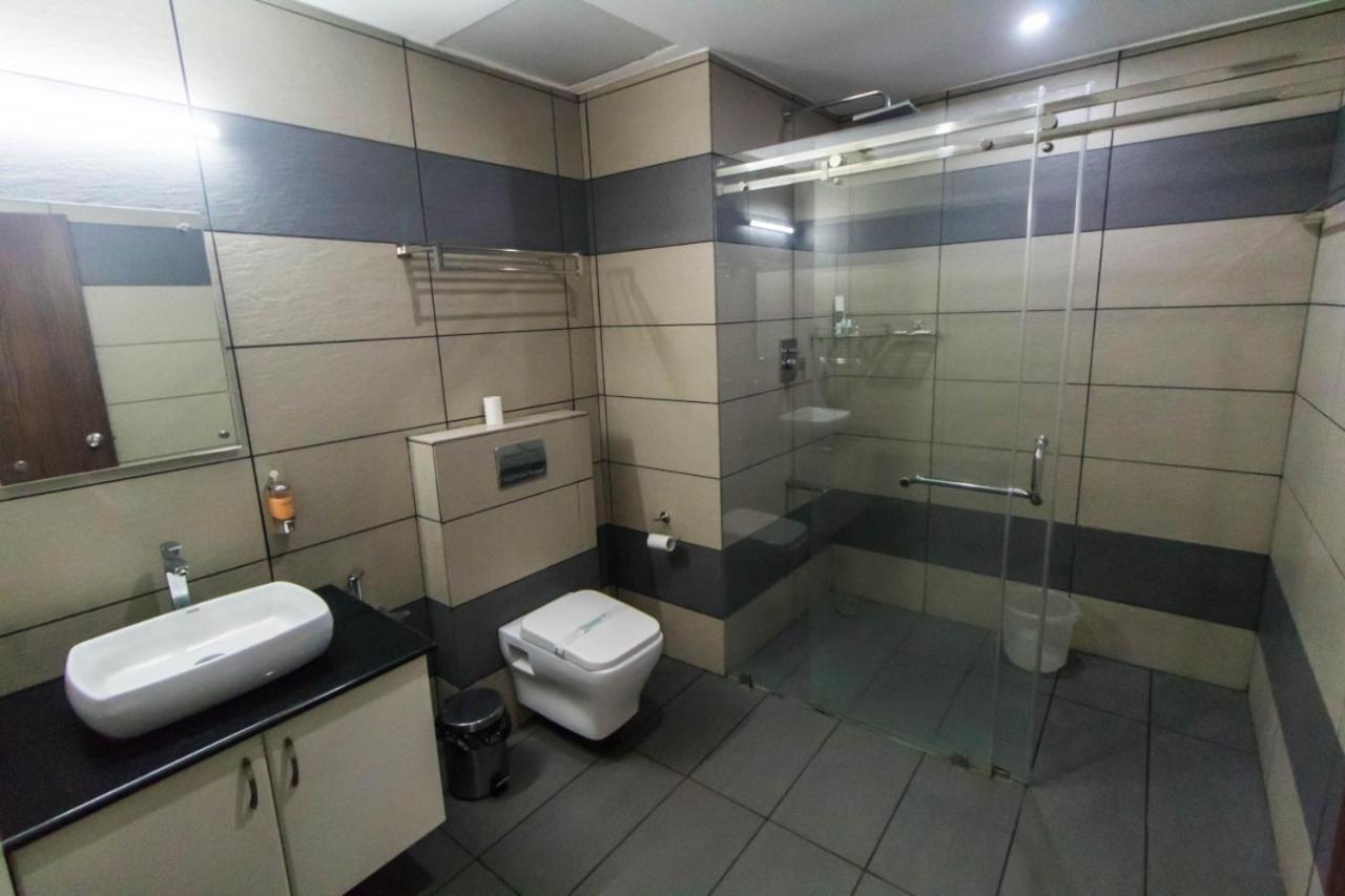 Kizhake Chālakudi Miracle Residency酒店 外观 照片