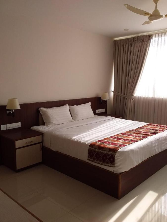 Kizhake Chālakudi Miracle Residency酒店 外观 照片